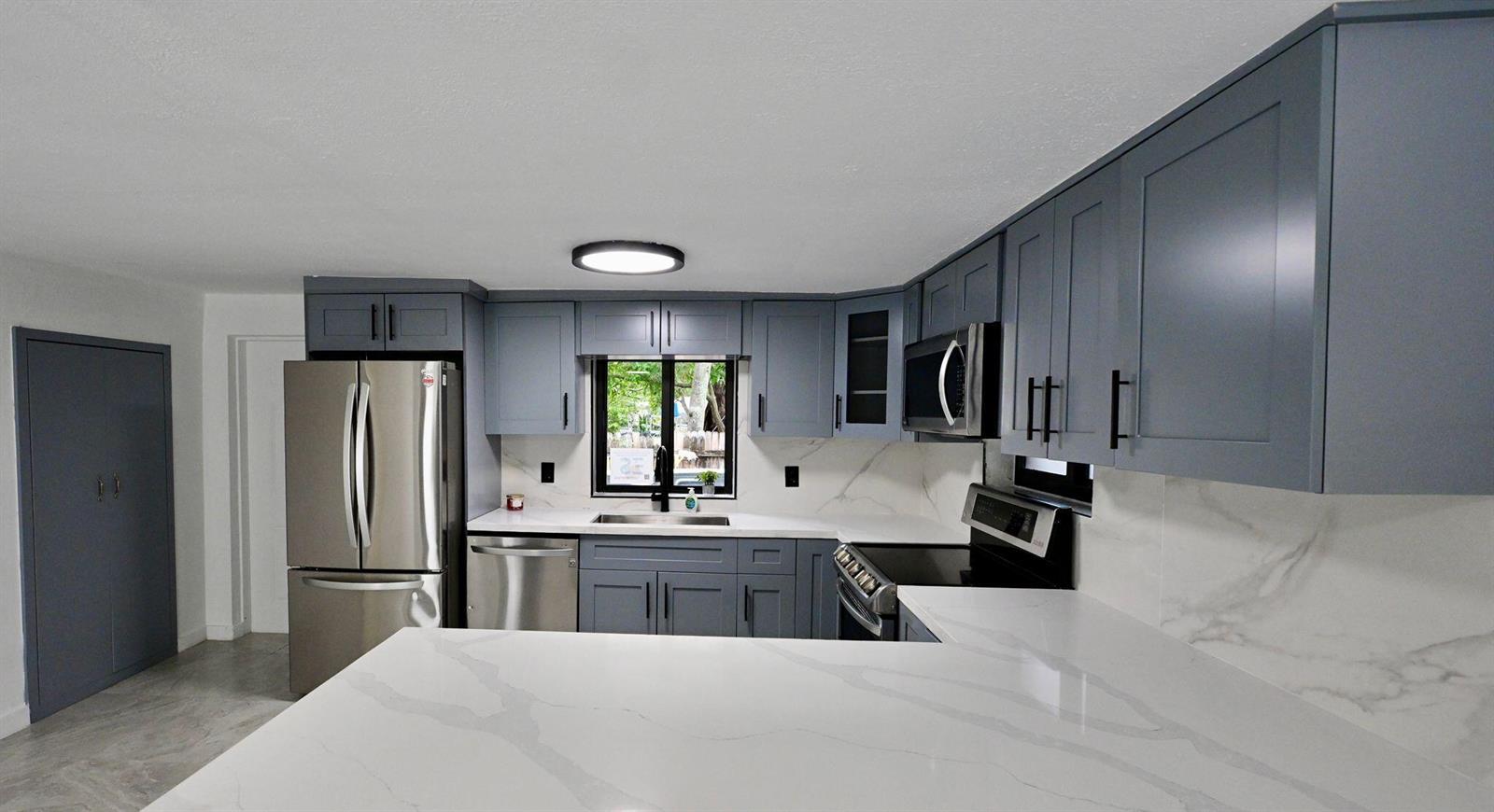 Single Family in Dania 2/2. Just Remodeled!